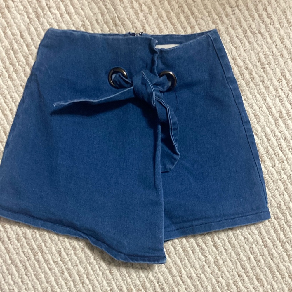 Altar’d State high rise shorts with wrap skirt appearance - size small